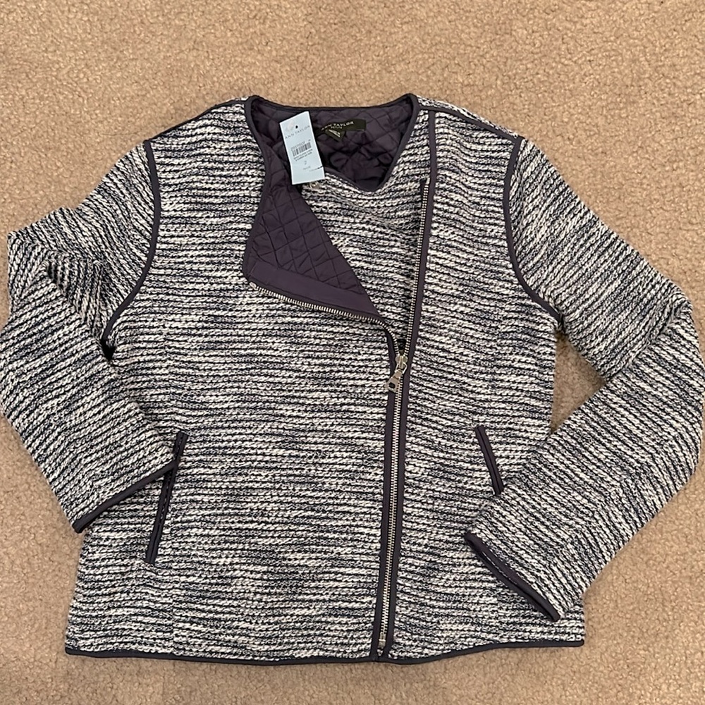 NWT  Ann Taylor Navy and White Silver Shimmer Jacket Blazer Size 2P